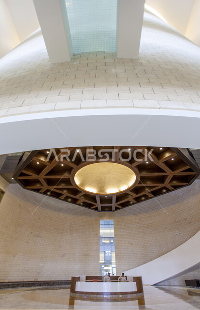 الفن الهندسي المعماري على الطراز الحديث للمباني والمراكز الطبية في المملكة, مختبر أبحاث طبية حديث لفحص المواد الكيميائية، تطوير التكنولوجيا الحيوية في المختبرات العلمية, إجراء التجارب والفحوصات والعينات في معامل الكيمياء, التجهيزات والديكورات الداخلية الراقية