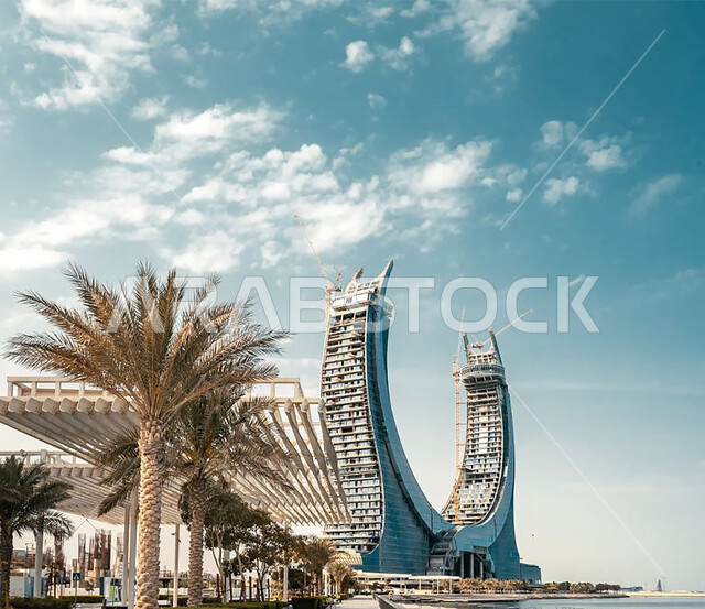 الفن الهندسي المعماري لمبنى برج كتارا في مدينة قطر, معالم سياحية في مدينة لوسيل, مشروع الضيافة الشهير, التطور والتقدم العمراني للأبراج وناطحات السحاب في وقت النهار, مناطق جذب السياح من شى أنحاء العالم
