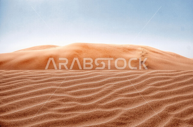 التلال والكثبان الرملية الناعمة, أماكن السياحة وقضاء الوقت الممتع, الطبيعة الصحراوية في مناطق دولة قطر, الاستمتاع بالمناظر الطبيعية في الصحاري القطرية