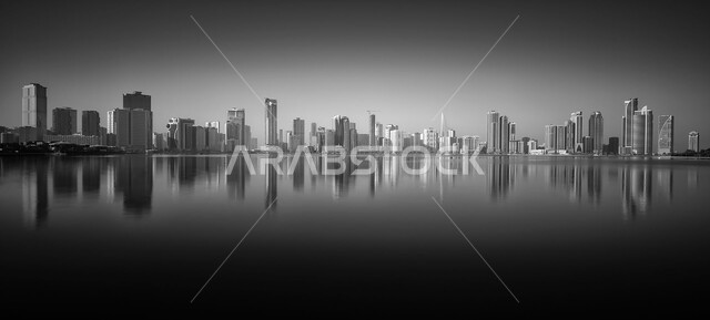 الواجهة البحرية على ساحل الخليج العربي, صورة ظلية لانعكاس الأبراج على سطح  المياه, الفن الهندسي المعماري للأبراج وناطحات السحاب والمنشآت السياحية القطرية, معالم مدينة قطر المشهورة, التطور والتقدم العمراني, سالوليت