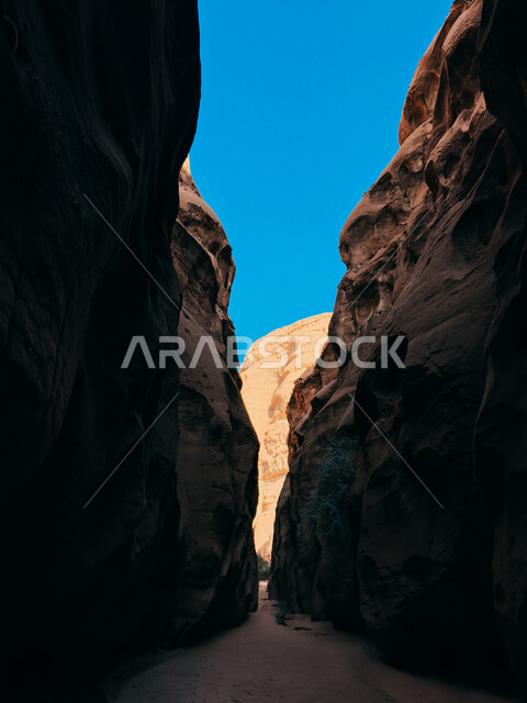 Hasma Desert in Jeddah in the Kingdom of Saudi Arabia, ancient civilization and historical monuments, natural sedimentary rocks, rock sculpture in desert areas, rock formations and formations in the Tabuk region, places that attract and attract tourists from all over the world