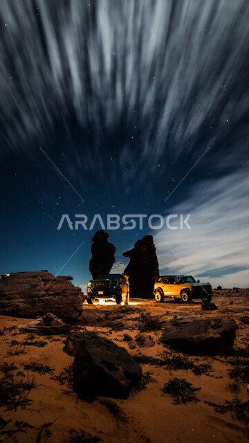 نمو النباتات البرية في المناطق الصحراوية, التكوينات والتشكيلات الصخرية الرسوبية، التضاريس في محمية الغراميل في محافظة العلا في السعودية، كشتة برية ورحلات استكشافية وسياحية