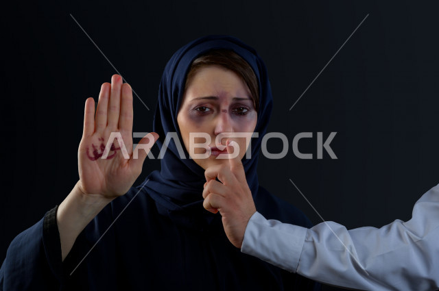 بورتريه امرأة سعودية تتعرض للعنف الجسدي ، اوقفو العنف ضد المرأه ، انهاء العنف ضد النساء ، 25 نوفمبراليوم العالمي للقضاء على العنف ضد النساء ، كدمات جسدية 