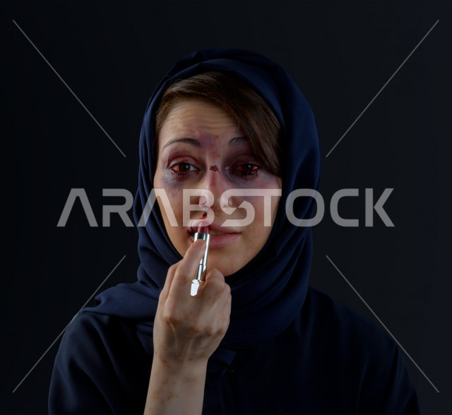 مرأة سعودية تتعرض للعنف الجسدي ، تحاول اخفاء اثار الكدمات ، اوقفو العنف ضد المرأه ، انهاء العنف ضد النساء ، 25 نوفمبراليوم العالمي للقضاء على العنف ضد النساء ، كدمات جسدية 