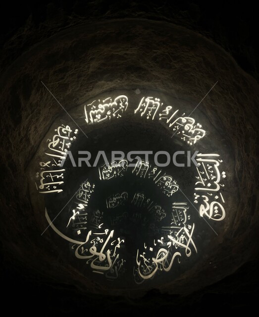 قطعة أثرية في قلعة البحرين، حصن دفاعي تاريخي اثري، الفن الهندسي المعماري للمباني الطينية على الطراز القديم، معالم و أماكن تراثية مشهورة، موقع استراتيجي مهم في دول الخليج العربي