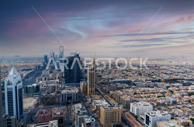 تصوير جوي علوي باستخدام تقنية الدرون لتصوير ناطحات السحاب بمدينة الرياض في المملكة العربية السعودي . جمال الأبراج و الفن الهندسي في السعودية ، معالم سياحية  ، معالم سياحية