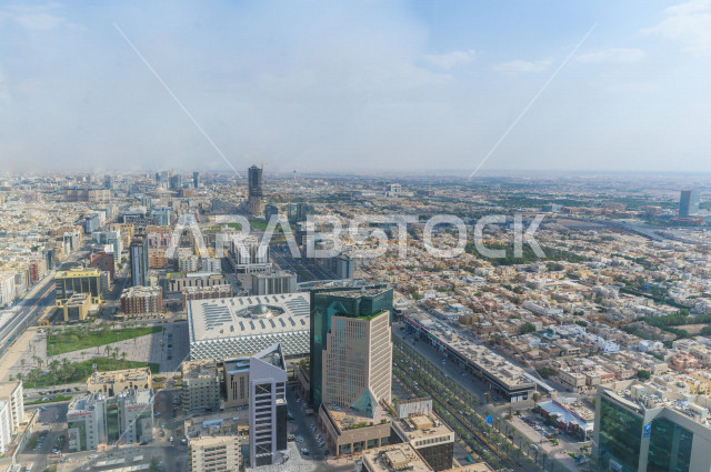 تصوير جوي علوي باستخدام تقنية الدرون لتصوير ناطحات السحاب بمدينة الرياض في المملكة العربية السعودي . جمال الأبراج و الفن الهندسي في السعودية ، معالم سياحية  ، معالم سياحية