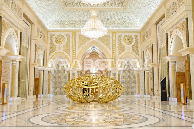 الفن الهندسي للديكورات و التصاميم الداخليه الذهبية على الطراز الاسلامي في قصر الوطن في أبو ظبي، معالم وأماكن سياحية مشهورة، النمو والتقدم العمراني، مفهوم الأصالة والتراث العميق في الامارات العربيه المتحدة