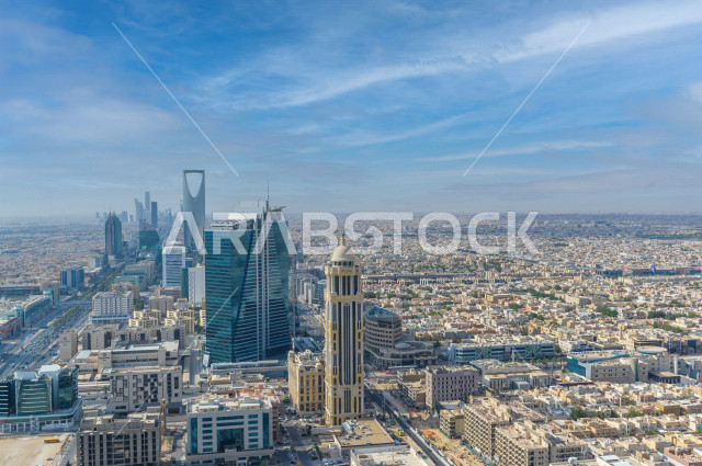 تصوير جوي علوي باستخدام تقنية الدرون لتصوير ناطحات السحاب بمدينة الرياض في المملكة العربية السعودي . جمال الأبراج و الفن الهندسي في السعودية ، معالم سياحية  ، معالم سياحية