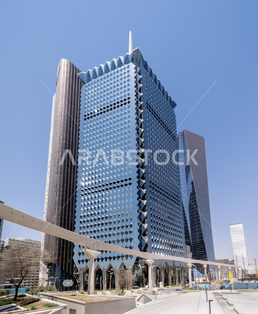 مركز الملك عبد الله المالي (كافد) في النهار، النمو والتطور العمراني في السعودية، المنشآت والأبراج المالية في مدينة الرياض، الفن الهندسي المعماري للمباني وناطحات السحاب المشهورة في المملكة، تحقيق النهضة الاقتصادية والتجارية