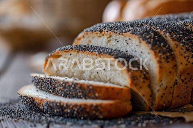 خبز الصامولي مع بذور الشيا، مخبوزات لذيذة من الأفران العربية السعودية، صورة مقربة للخبز الفرنسي الهش والطازج، فطور صباحي مغذي، منتج وطني محلي