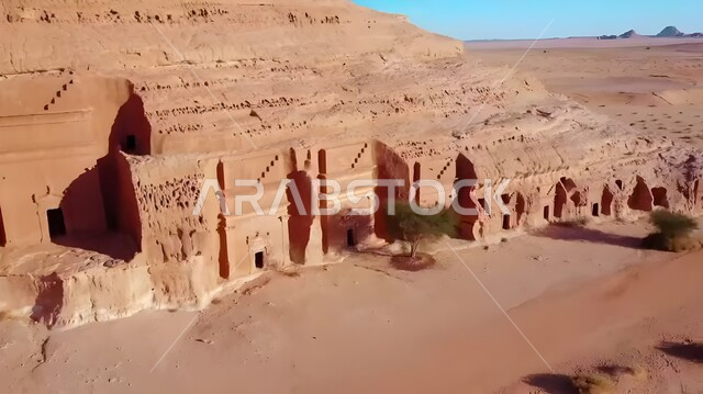 الحضارة والآثار التاريخية القديمة, النحت الصخري في المناطق الصحراوية, التكوينات والتشكيلات الصخرية لمدائن صالح في محافظة العلا في المملكة العربية السعودية, معالم سياحية طبيعية مشهورة في الصحراء العربية