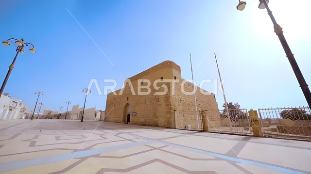 القصور والقلاع التراثية التاريخية لاستقبال الحجاج قديما، قلعة تبوك الإسلامية الحجرية إحدى محطات طريق الحج الشامي، الفن الهندسي المعماري على الطراز العربي الإسلامي القديم، معالم أثرية سياحية مشهورة في المملكة العربية السعودية