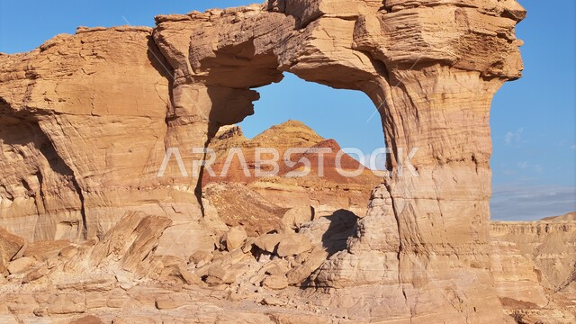 معالم سياحية أثرية لجذب السياح، أثار تاريخية قديمة في المملكة العربية السعودية, التكوينات والتشكلات الصخرية الطبيعة الصحراوية