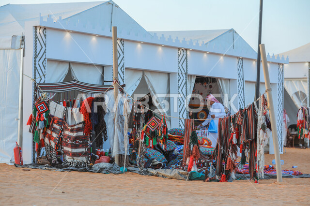 يوم بدينا 1727 م، ذكرى تأسيس الدولة السعودية الأولى في 22فبراير، فعاليات ومهرجانات موسمية، أماكن بيع التراثيات الخليجية في البراري السعودية، أسواق تراثية وسط الصحراء الرملية، خيم شعبية تقليدية في المناطق الصحراوية، اليوم الوطني في 23 سبتمبر