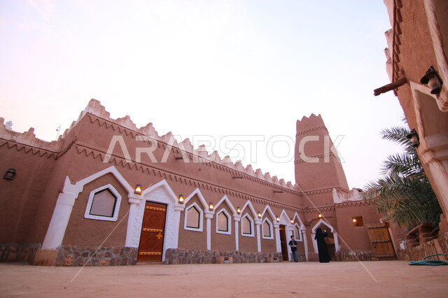 Archaeological buildings in Shaqra Governorate, ancient historical monuments in the city of Riyadh, famous tourist places in Saudi Arabia, areas of worship and performing religious duties in popular villages, the ancient Arab architectural design art of the Ushaiqar Heritage Village Mosque