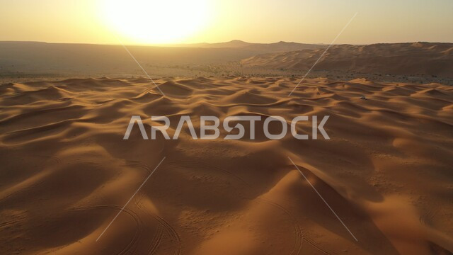 نفود الخرارة في مدينة الرياض في النهار، التشكيلات الرملية في المناطق الطبيعية الصحراوية في المملكة العربية السعودية، الكثبان والرمال الذهبية الناعمة في الصحراء العربية