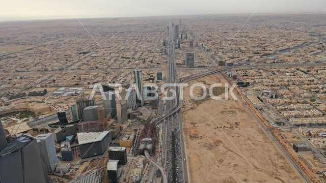 تحقيق النهضة الاقتصادية والتجارية, النمو والتطور الهندسي المعماري المتميز بالسعودية, أماكن ومعالم سياحية مشهورة بالرياض، حركة سير السيارات على الطريق العام، بناء مستقبل حضاري ومتطور في المملكة