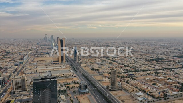 الفن الهندسي المعماري المتميز في مدينة الرياض, النهضة الاقتصادية والعمرانية بالسعودية, حركة مرور السيارات على الطريق العام, اماكن ومقاصد سياحية, المنشأت المعمارية في المملكة