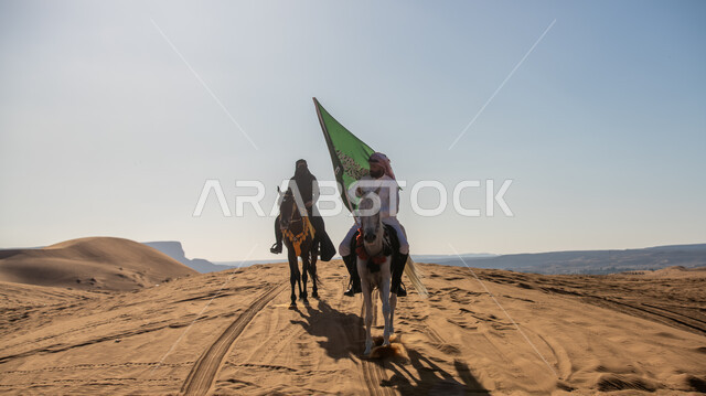 الاستمتاع بممارسة الأنشطة الترفيهية في المناطق الصحراوية, فارس وفارسة عربيان خليجيان سعوديان يمتطيان الجياد العربية الأصيلة, يوم بدينا 1727م, ذكرى تأسيس الدولة السعودية الأولى في 22 فبرير, اليوم الوطني 23 سبتمبر, استذكار يوم العلم 11 مارس, رفع علم المملكة بفخر