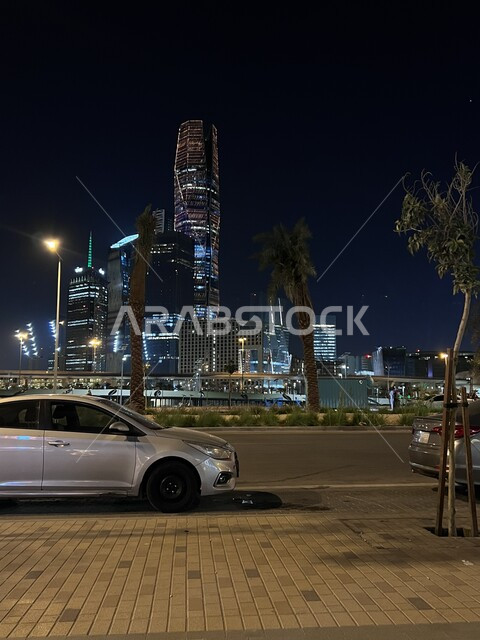 المنشآت والأبراج المالية في مدينة الرياض ليلا، مركز الملك عبد الله المالي (كافد)، النمو والتطور العمراني في السعودية، الفن الهندسي المعماري للمباني وناطحات السحاب المشهورة في المملكة، تحقيق النهضة الاقتصادية والتجارية