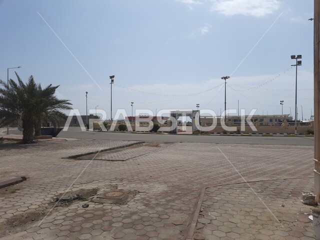تحسين الخدمات والمرافق العامة والاهتمام بالبنية التحتية في المدينة، كورنيش البحر الأحمر في محافظة القنفذة، وجهه ساحلية سياحية مشهورة، الطرق والشوارع الرئيسية، اماكن ترفيهية عائلية في المملكة العربية السعودية