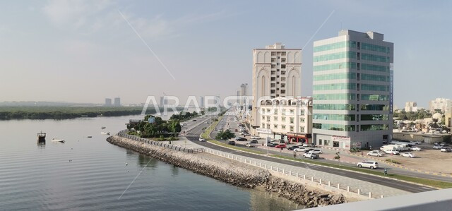 الفن الهندسي المعماري للأبراج وناطحات السحاب على الطراز الحديث، الواجهات البحرية في رأس الخيمة في الإمارات العربية المتحدة، المدن والمعالم البحرية السياحية، الانشطة الترفيهية لجذب السياح