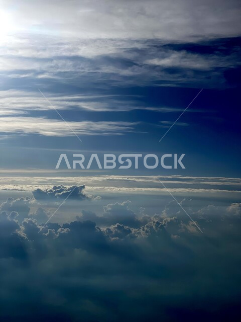 مشهد الغيم والسحب البيضاء القطنية في سماء في المملكة العربية السعودية، مناظر طبيعية للغيوم الكثيفة في النهار, خلفية الطبيعه