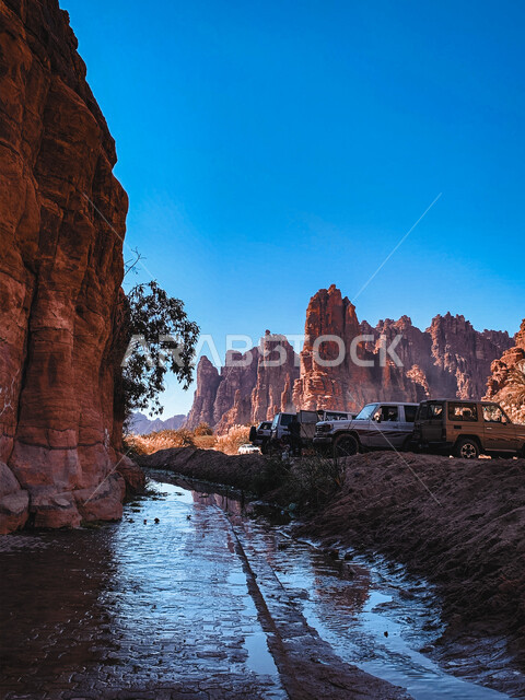 القيام برحلات ومغامرات برية استكشافية في منطقة الزيته في النهار، المناطق الطبيعية والكثبان الرملية في البراري، معالم اثرية تاريخية قديمة في تبوك، التكوينات والتشكلات الصخرية في الاماكن السياحية المشهورة في المملكة العربية السعودية