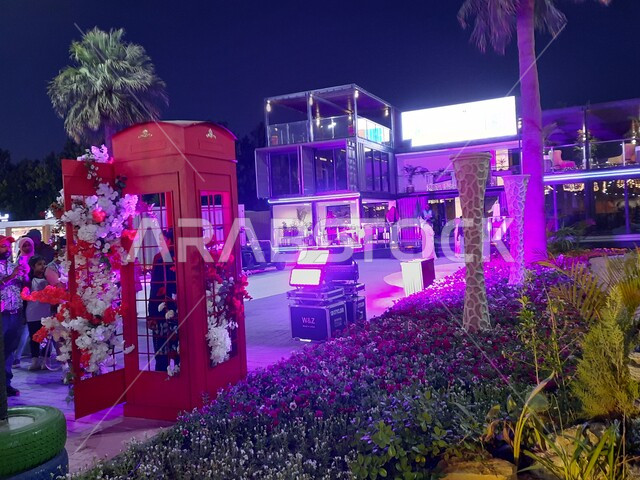 الحفاظ على البيئة والتنمية المستدامة، معارض ومهرجانات طبيعية سياحية في المملكة العربية السعودية، الديكورات والتصاميم في حديقة المناسبات بمدينة ينبع الصناعية، توافد الزوار والسائحين للاستمتاع بفعاليات مهرجان الزهور والحدائق، وجهه عائلية بيئية ثقافية وترفيهية