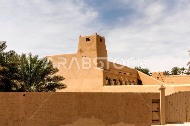 The old-style architectural art of Al-Sariha Mosque in Al-Bujairi ...