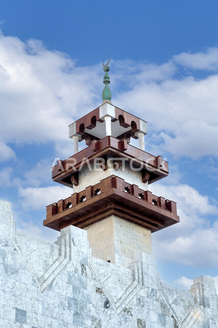 دعوة المسلمين للصلاة جماعة، مئذنة مسجد تاريخي في جدة البلد، معالم تاريخية سياحية مشهورة في المملكة العربية السعودية, الفن الهندسي المعماري للجوامع على النمط القديم, العبادة والتقرب إلى الله تعالى