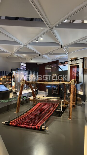 متحف عمان عبر الزمان في سلطنة عمان، عرض التراث العربي الأصيل وأسلوب الحياة قديما، معالم سياحية تاريخية قديمة، التعرف على النقلة النوعية بين الماضي والحاضر، الفخر بتاريخ وحضارة الأجداد