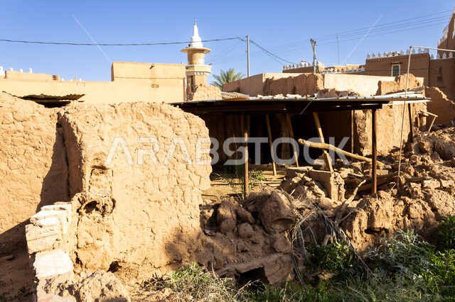 القرى التراثية الشعبية, الآثار التاريخية والمنشآت المبنية على الطراز الطيني القديم في قرية أشيقر في محافظة شقراء, أماكن ومعالم سياحية مشهورة في المملكة العربية السعودية, مناطق جذب الزوار من شتى أنحاء العالم
