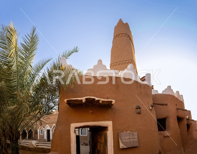  فن التصميم الهندسي المعماري العربي القديم لمسجد الفيلقية في قرية أشيقر التراثية، المباني الأثرية في محافظة شقراء، المعالم التاريخية القديمة في مدينة الرياض، أماكن سياحية مشهورة في السعودية, مناطق العبادة وأداء الفرائض في القرى الشعبية