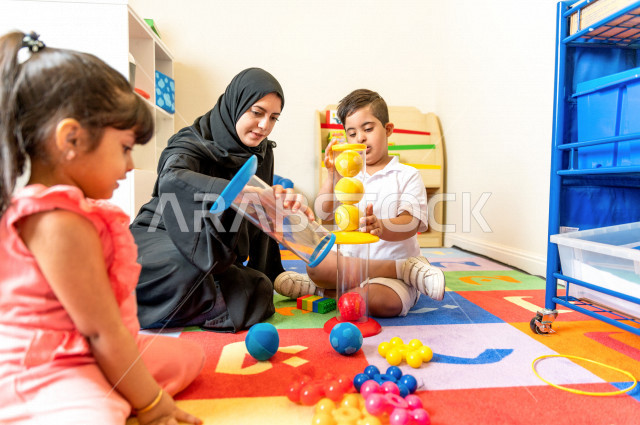 معلمة لرياض أطفال عربية سعودية ، تختص بالاعتناء بأطفال ذو احتياجات خاصة ، أداء لكثير من الأنشطة الممتعة لذوي الهمم ، دمج ذوي الاحتياجات الخاصة في رياض الأطفال والحاضنات