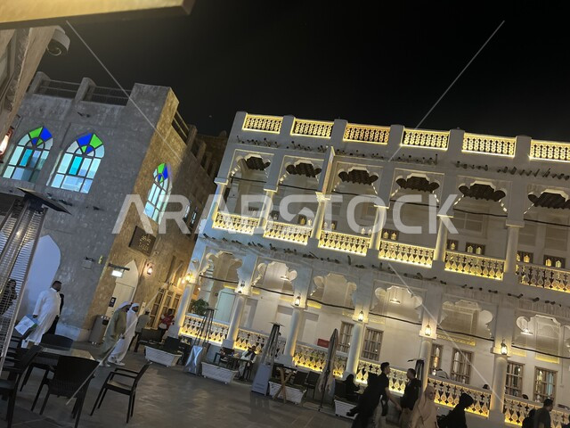 التجول في المراكز التجارية في الدوحة, الأسواق الشعبية التقليدية , معالم سياحية مشهورة, مقصد الزوار من شتى أنحاء العالم, الفن الهندسي المعماري لمبنى سوق واقف في مدينة قطر