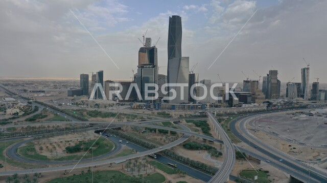 الفن الهندسي المعماري الحديث, أفق مدينة الرياض في النهار، شبكة المواصلات والحركة المرورية في طرق وشوارع المملكة العربية السعودية، التطور العمراني والنمو للمنشآت والمباني السكنية والتجارية في العاصمة