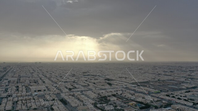 الفن الهندسي المعماري الحديث, أفق مدينة الرياض في النهار، التطور العمراني والنمو للمنشآت والمباني السكنية والتجارية في العاصمة، شبكة المواصلات والحركة المرورية في طرق وشوارع المملكة العربية السعودية