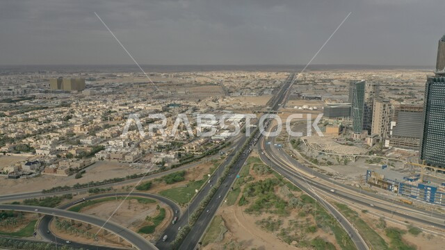 الفن الهندسي المعماري الحديث, أفق مدينة الرياض في النهار، شبكة المواصلات والحركة المرورية في طرق وشوارع المملكة العربية السعودية، التطور العمراني والنمو للمنشآت والمباني السكنية والتجارية في العاصمة