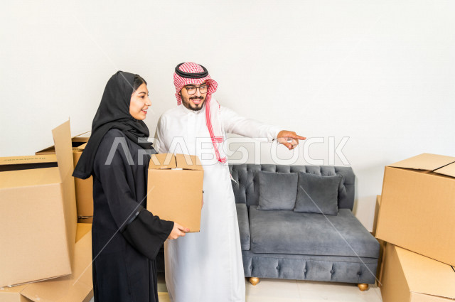 اجواء رائعة لزوجان سعوديان داخل منزلهم الجديد ، نقل العفش لبيت جديد ، امتلاك بيت جديد ،تفريغ الأثاث و الصناديق ، الترتيب و التنظيم ، النقل و التوصيل 