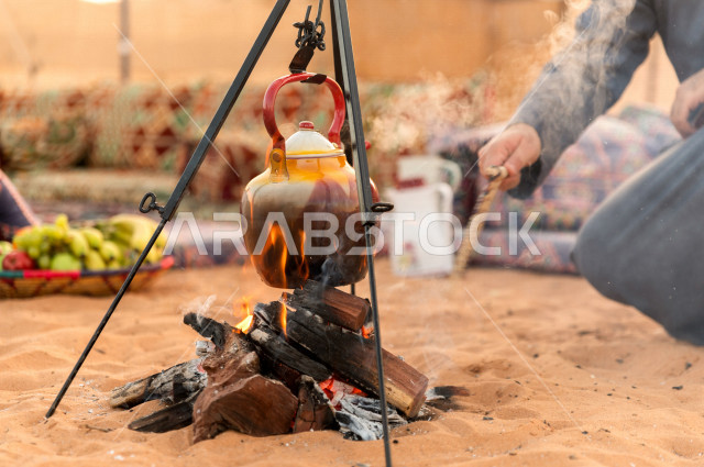 جلسة بر عربية شعبية في صحراء السعودية , مخيم شعبي في صحاري المملكة العربية السعودية 