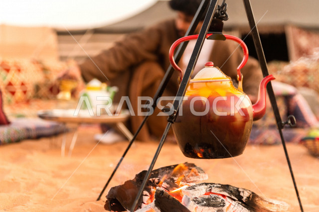 جلسة بر عربية شعبية في صحراء السعودية , مخيم شعبي في صحاري المملكة العربية السعودية 