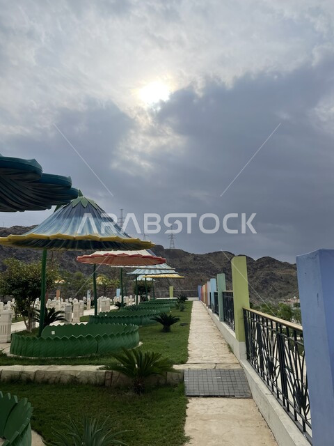 الاهتمام بالحدائق والمنتزهات في محافظة الباحة، المناظر الطبيعية في القمم والمرتفعات الجبلية في المملكة، اماكن ومعالم سياحية مشهورة في السعودية، منظر السماء المليئة بالغيوم