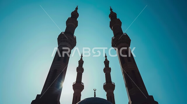 الفن الهندسي المعماري المتميز والديكورات الاسلامية على الطراز الحديث، العبادة والتقرب إلى الله، صورة مقربة للمآذن و القبب في النهار، معالم و أماكن دينية مقدسة في المملكة العربية السعودية