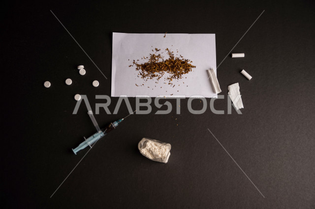 ادوات تعاطي و معاقرة المواد الضارة لدى المدمنين ، تعاطي التبغ ، ادمان المنشطات ، تعاطي الكوكايين و الهيروين ، اضرابات تعاطي المواد السامة ،عادات سلوكية ضارة تؤدي للادمان