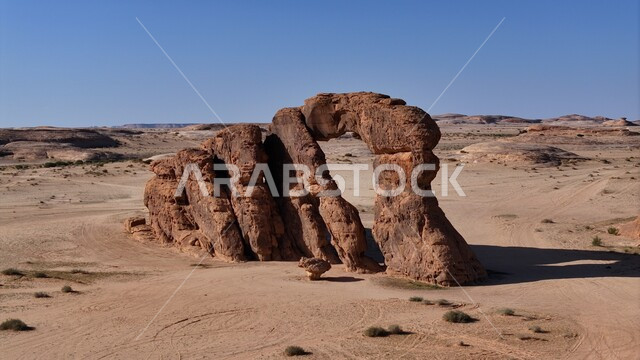 جبل مشاش خرب في محافظة العلا، التكوينات والتشكيلات الصخرية، أماكن جذب السياح من شتى انحاء العالم، معالم سياحية مشهوة، الآثار التاريخية الطبيعية في الجبلية في المملكة العربية السعودية