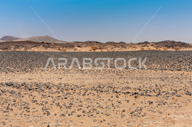 معالم الجذب للسياحة الجيولوجية في المملكة العربية السعودية، الحقول البركانية الخامدة في مدينة مكة المكرمة في النهار، حقل الحمم البركانية في حرة كشب بالقرب من أم الدوم