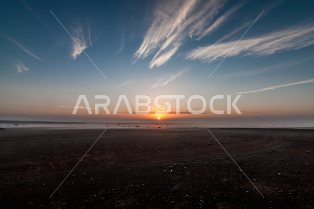 معالم تاريخية أثرية، الحمم البركانية على منحدر فوهة الوعبة البركانية، شروق الشمس فوق مقلع طمية في مدينة الطائف في المملكة العربية السعودية