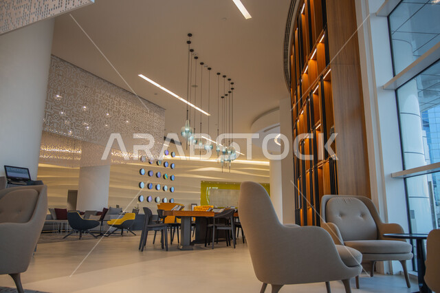 جناح المقاهي والكافيه بتصاميم عصرية راقية، ديكورات داخلية حديثة لغرفة طعام, اثاث منزلي فاخر, الفن الهندسي المعماري للفنادق والمنتجعات المتميزة في المملكة العربية السعودية